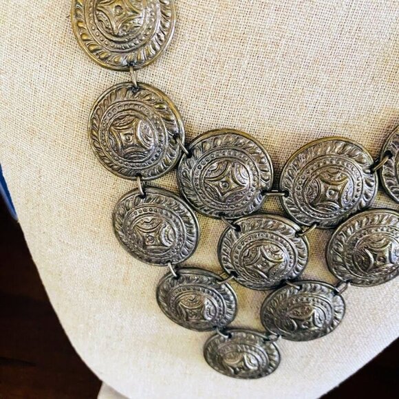 Vintage Medieval Shield Coin Cluster Statement Necklace Silver Tone 18" - Picture 2 of 4